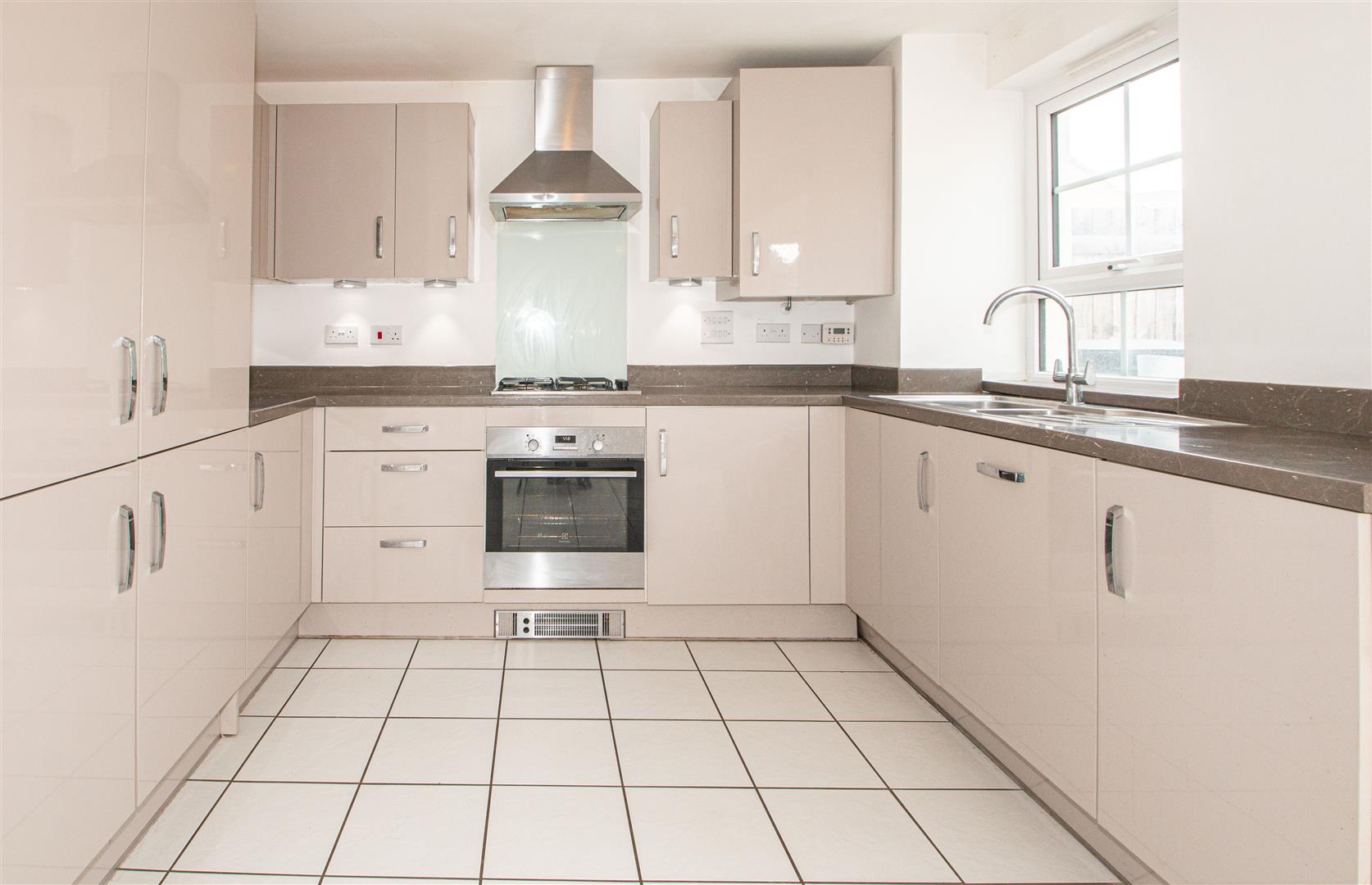 Aquila Gardens, Fairfields, Milton Keynes
